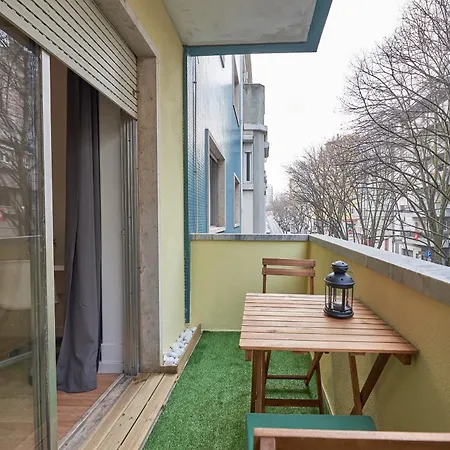 Modern & Center Guest house *